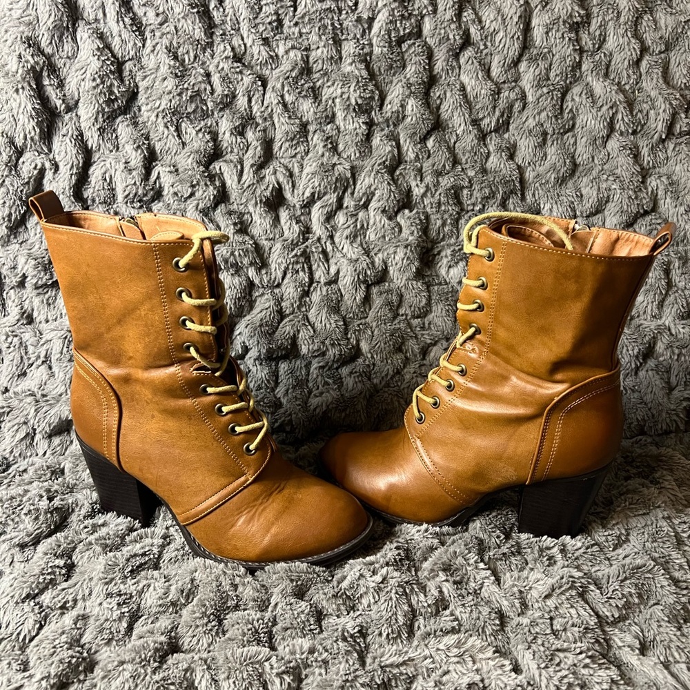 Rue21 Women’s Tan Brown Heeled Boots Size L 8/9